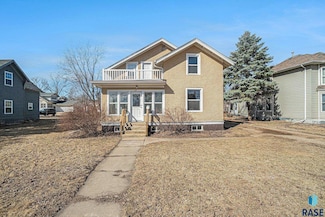415 Blanche Ave N, Madison, SD 57042