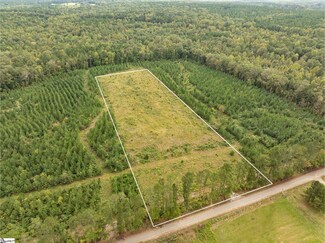 004 Lake Rd, Clinton, SC 29325