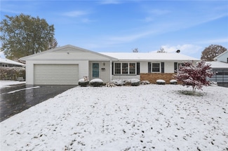 25 Yarkerdale Dr, Rochester, NY 14615