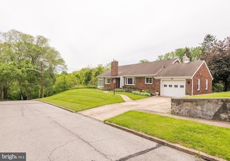 724 E Curtin St, Bellefonte, PA 16823
