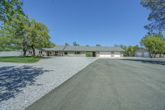 17400 Pittim Dr, Redding, CA 96003