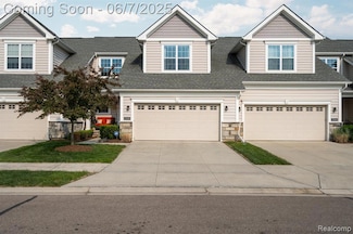 2548 Oxford Cir, Ann Arbor, MI 48103