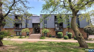 700 Schuyler Ave Unit D16, Kearny, NJ 07032