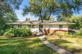 1849 Kennard St, Saint Paul, MN 55109