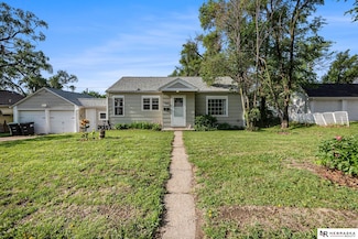 6021 Frederick St, Omaha, NE 68106