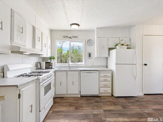 17560 Thrush Ln, Reno, NV 89508