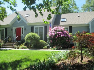 170 Deerfield Dr, East Greenwich, RI 02818