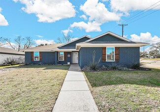 6400 Whitehurst Dr, Watauga, TX 76148