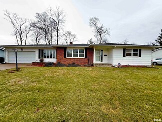 540 Scenic Dr, Clinton, IA 52732