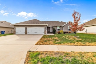 1895 S Lullwood Ave, Springfield, MO 65802