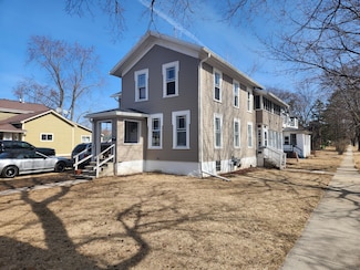 135 S 4th St, Delavan, WI 53115