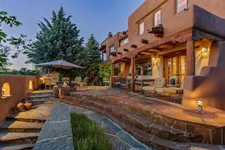 333 Magdalena Rd, Santa Fe, NM 87501