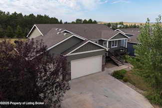 1093 Wahl St, Dickinson, ND 58601