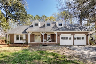 5013 Cedar Forest Dr, Charlotte, NC 28226