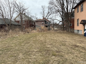 1928 Lockport St, Niagara Falls, NY 14305