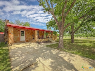 1003 Standifer St, Lampasas, TX 76550