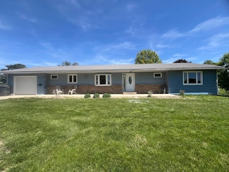 201 S Pine St, Lamoni, IA 50140