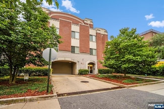 25 Duncan Ave Unit 210, Jersey City, NJ 07304