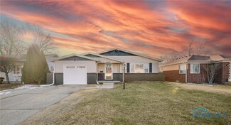 5047 Oakridge Dr, Toledo, OH 43623