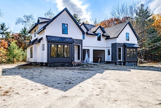 6 Laurel Ln, Naples, ME 04055
