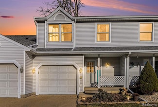 206 Meadow Pointe Dr, Fenton, MI 48430