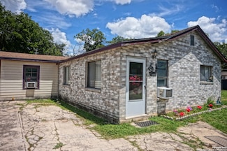 614 S San Gabriel Ave, San Antonio, TX 78237