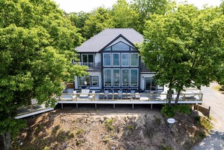 7222 S Montgomery Blvd, Pentwater, MI 49449
