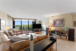 2000 Towerside Terrace Unit 710, Miami, FL 33138
