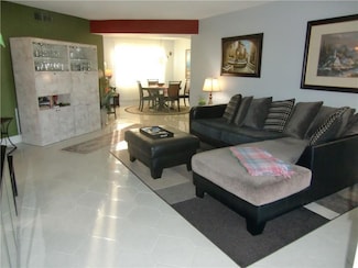 4401 NW 41st St Unit 404, Lauderdale Lakes, FL 33319