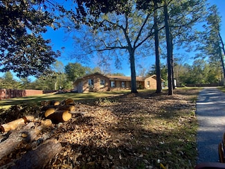 11 Son In Law Rd, Bonifay, FL 32425