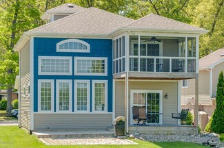 68796 S Shore Dr, Edwardsburg, MI 49112