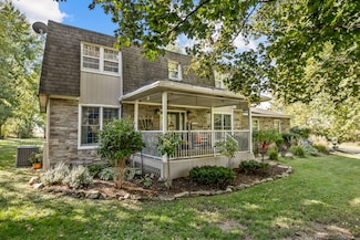 16200 Green Rd, Harvard, IL 60033