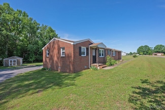 27501 Reams Dr, Petersburg, VA 23805