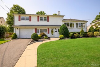33 Trafalgar Dr, Colonia, NJ 07067