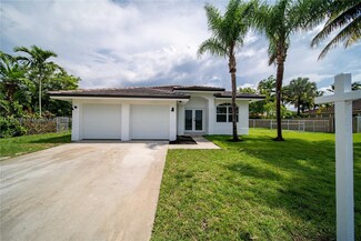 15461 SW 164th St, Miami, FL 33187