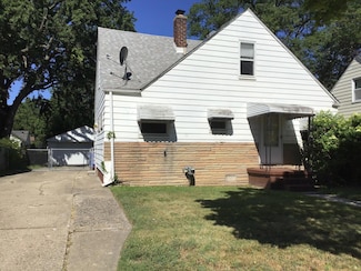 21915 Cyman Ave, Warren, MI 48091