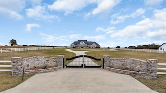 4598 Kings Rd, Ardmore, OK 73401