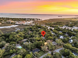521 Pelzer Dr, Mount Pleasant, SC 29464