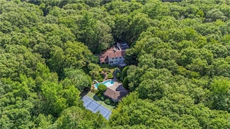 5 Severn Ct, East Greenwich, RI 02818