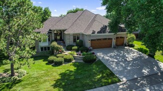 9805 Lee Dr, Eden Prairie, MN 55347