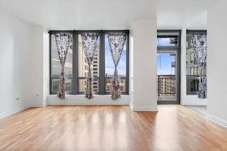565 W Quincy St Unit 1216, Chicago, IL 60661