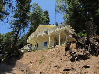 30616 Ferndale Dr, Running Springs, CA 92382