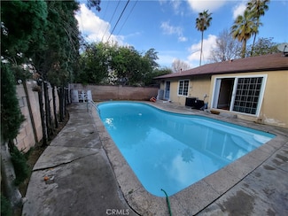 13132 Hartland St, North Hollywood, CA 91605
