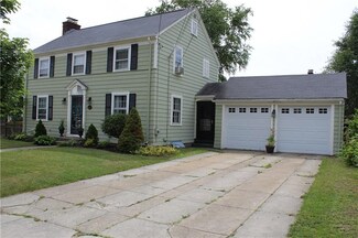 63 Roger Williams Cir, Cranston, RI 02905