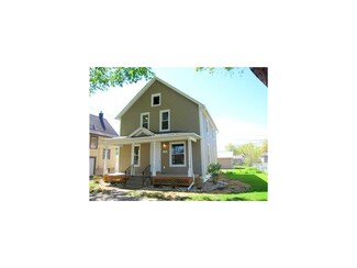 716 8th St NW, Cedar Rapids, IA 52405