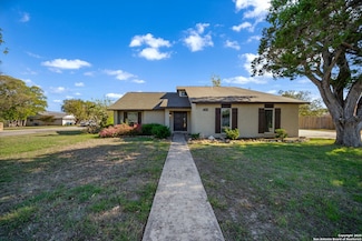 405 W Tanglewood Dr, New Braunfels, TX 78130