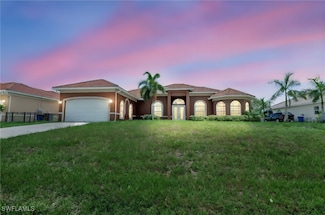 680 Mirror Lakes Ct, Lehigh Acres, FL 33974