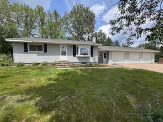 517 2nd St NW, Menahga, MN 56464