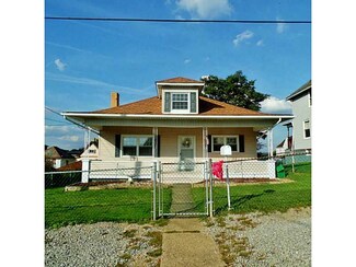 411 Jones St, Belle Vernon, PA 15012