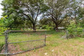 18900 SE 95th Place, Ocklawaha, FL 32179